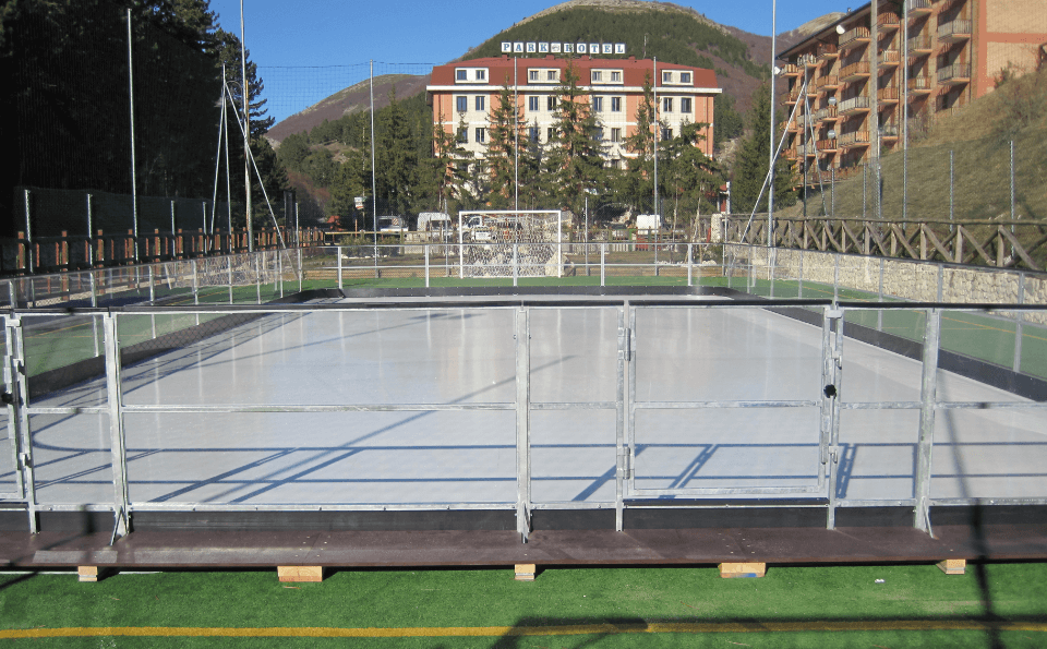 Size of ice rink fo hotels